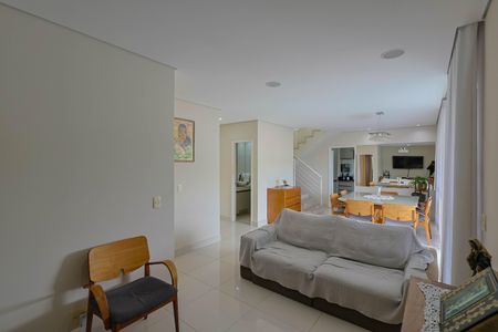 Apartamento para alugar com 240m², 4 quartos e 3 vagasSala