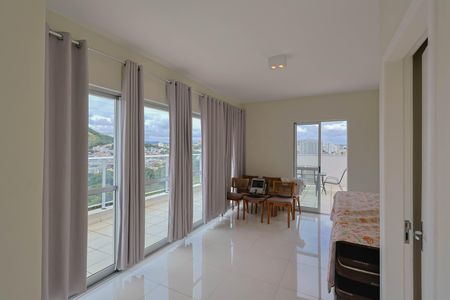Apartamento para alugar com 240m², 4 quartos e 3 vagasHall