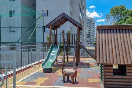 Apartamento para alugar com 240m², 4 quartos e 3 vagasÁrea comum - Playground