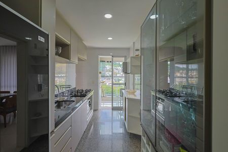 Apartamento para alugar com 240m², 4 quartos e 3 vagasCozinha