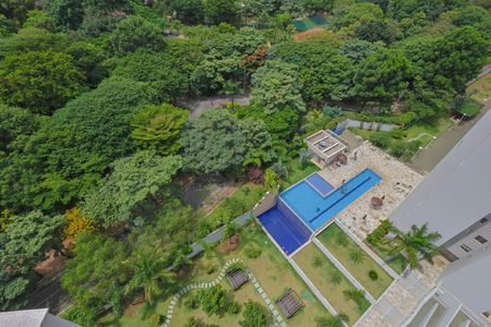 Apartamento para alugar com 240m², 4 quartos e 3 vagasVista