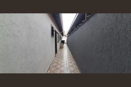 Casa à venda com 87m², 3 quartos e sem vaga Casa à venda com 87m², 3 quartos e sem vagaCorredor