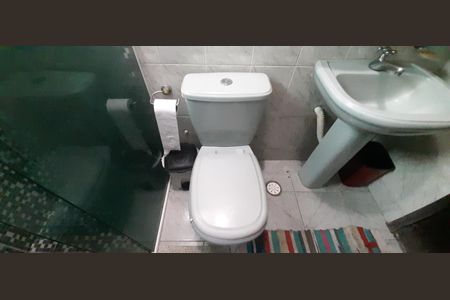 Casa à venda com 87m², 3 quartos e sem vaga Casa à venda com 87m², 3 quartos e sem vagaBanheiro Social