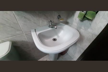 Casa à venda com 87m², 3 quartos e sem vaga Casa à venda com 87m², 3 quartos e sem vagaBanheiro Social