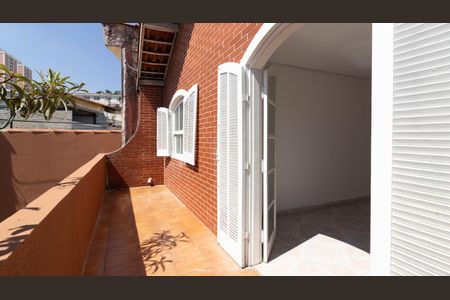 Casa para alugar com 300m², 6 quartos e 7 vagasSacada do Quarto 4