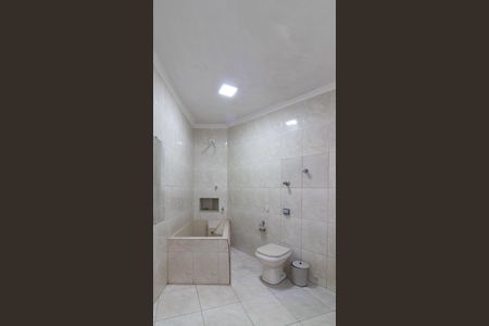 Casa para alugar com 300m², 6 quartos e 7 vagasBanheiro 2