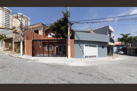 Casa para alugar com 300m², 6 quartos e 7 vagasFachada