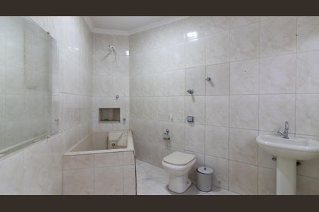 Casa para alugar com 300m², 6 quartos e 7 vagasBanheiro 2