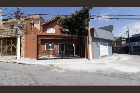 Casa para alugar com 300m², 6 quartos e 7 vagasFachada