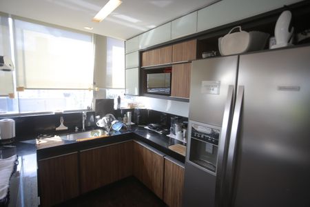 Apartamento à venda com 130m², 2 quartos e 3 vagasCozinha