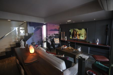 Apartamento à venda com 130m², 2 quartos e 3 vagasSala