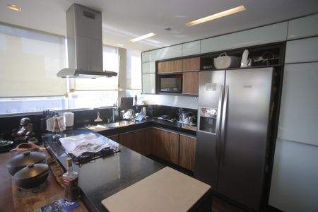 Apartamento à venda com 130m², 2 quartos e 3 vagasCozinha