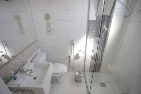 Apartamento à venda com 130m², 2 quartos e 3 vagasBanheiro da Suíte 1