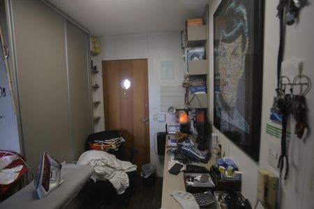 Apartamento à venda com 130m², 2 quartos e 3 vagasEscritório