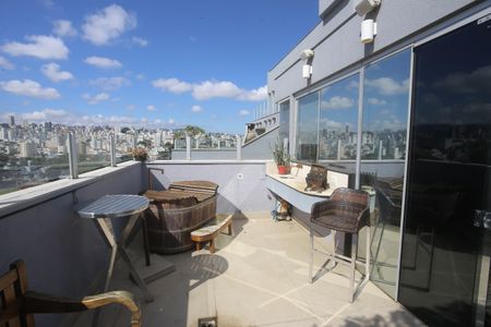 Apartamento à venda com 130m², 2 quartos e 3 vagasVaranda da Sala