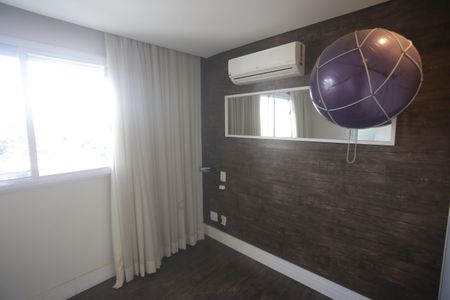 Apartamento à venda com 130m², 2 quartos e 3 vagasSuíte 1
