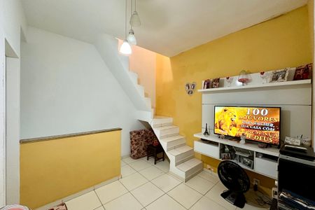 Casa à venda com 50m², 2 quartos e sem vaga Casa à venda com 50m², 2 quartos e sem vagaSala