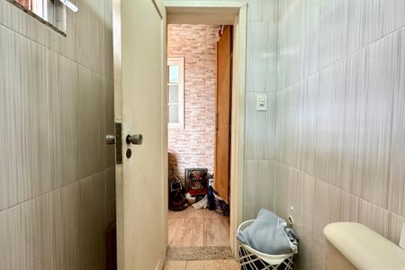 Casa à venda com 50m², 2 quartos e sem vaga Casa à venda com 50m², 2 quartos e sem vagaBanheiro 1