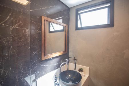 Casa à venda com 150m², 3 quartos e 2 vagas Casa à venda com 150m², 3 quartos e 2 vagasBanheiro de serviço