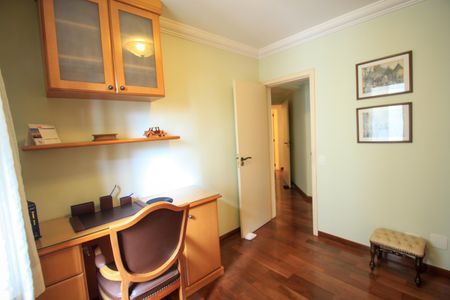 Apartamento à venda com 124m², 3 quartos e 2 vagasQuarto 2