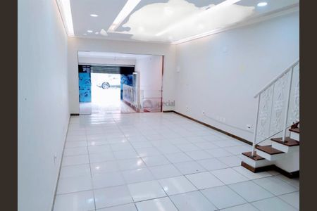 Casa à venda com 184m², 2 quartos e 1 vaga