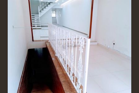 Casa à venda com 184m², 2 quartos e 1 vaga