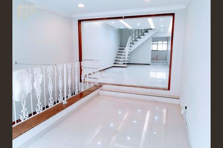 Casa à venda com 184m², 2 quartos e 1 vaga