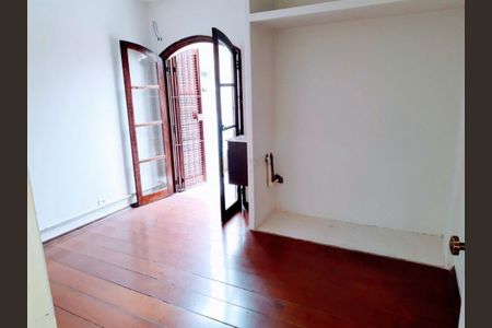 Casa à venda com 184m², 2 quartos e 1 vaga