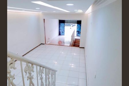 Casa à venda com 184m², 2 quartos e 1 vaga