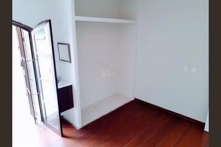 Casa à venda com 184m², 2 quartos e 1 vaga