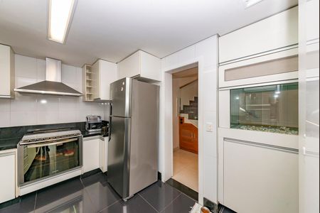 Apartamento à venda com 235m², 4 quartos e 4 vagas Apartamento à venda com 235m², 4 quartos e 4 vagasCozinha