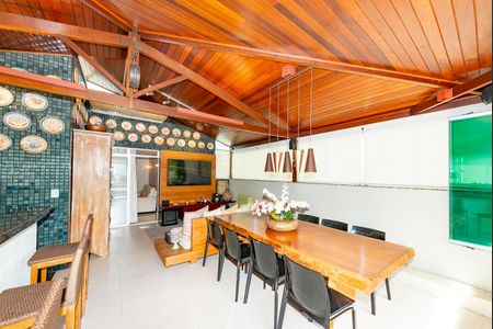 Apartamento à venda com 235m², 4 quartos e 4 vagas Apartamento à venda com 235m², 4 quartos e 4 vagasVaranda gourmet 2° Andar