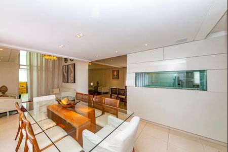 Apartamento à venda com 235m², 4 quartos e 4 vagas Apartamento à venda com 235m², 4 quartos e 4 vagasSala 1