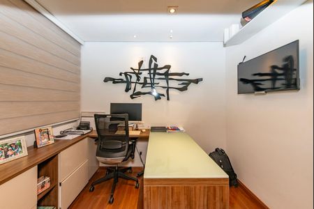 Apartamento à venda com 235m², 4 quartos e 4 vagas Apartamento à venda com 235m², 4 quartos e 4 vagasQuarto 4