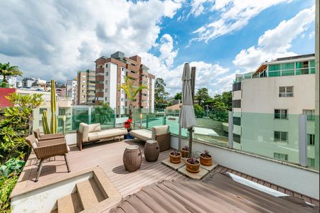 Apartamento à venda com 235m², 4 quartos e 4 vagas Apartamento à venda com 235m², 4 quartos e 4 vagasVaranda gourmet 2° Andar