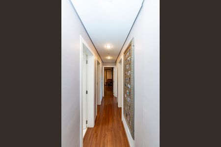 Apartamento à venda com 235m², 4 quartos e 4 vagas Apartamento à venda com 235m², 4 quartos e 4 vagasCorredor