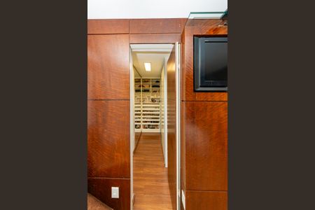 Apartamento à venda com 235m², 4 quartos e 4 vagas Apartamento à venda com 235m², 4 quartos e 4 vagasCloset da suíte