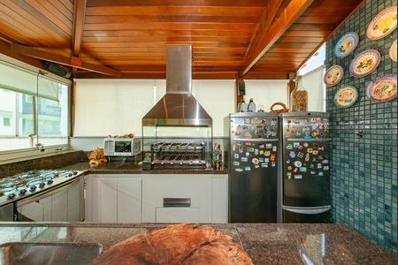 Apartamento à venda com 235m², 4 quartos e 4 vagas Apartamento à venda com 235m², 4 quartos e 4 vagasVaranda gourmet 2° Andar