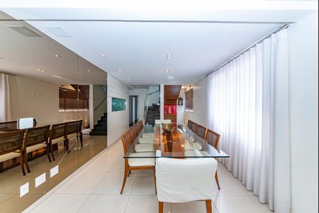 Apartamento à venda com 235m², 4 quartos e 4 vagas Apartamento à venda com 235m², 4 quartos e 4 vagasSala 1