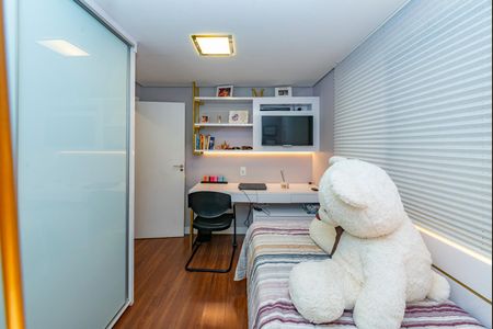 Apartamento à venda com 235m², 4 quartos e 4 vagas Apartamento à venda com 235m², 4 quartos e 4 vagasQuarto 3