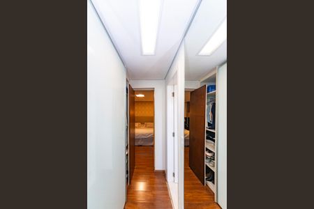 Apartamento à venda com 235m², 4 quartos e 4 vagas Apartamento à venda com 235m², 4 quartos e 4 vagasCloset da suíte