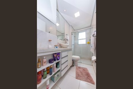 Apartamento à venda com 235m², 4 quartos e 4 vagas Apartamento à venda com 235m², 4 quartos e 4 vagasBanheiro Social 1