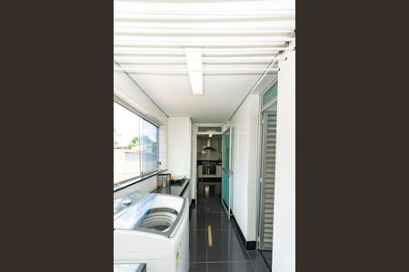 Apartamento à venda com 235m², 4 quartos e 4 vagas Apartamento à venda com 235m², 4 quartos e 4 vagasÁrea de Serviço