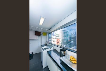 Apartamento à venda com 235m², 4 quartos e 4 vagas Apartamento à venda com 235m², 4 quartos e 4 vagasÁrea de Serviço
