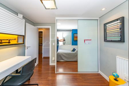 Apartamento à venda com 235m², 4 quartos e 4 vagas Apartamento à venda com 235m², 4 quartos e 4 vagasQuarto 2