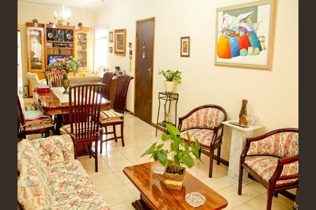 Casa para alugar com 198m², 3 quartos e 3 vagas