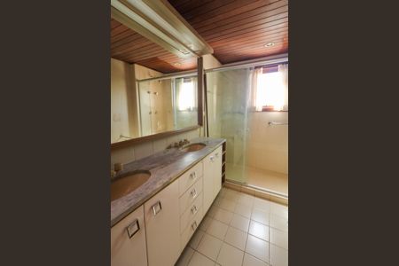 Apartamento à venda com 162m², 3 quartos e 1 vagaBanheiro da Suíte