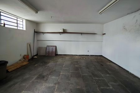 Casa à venda com 295m², 3 quartos e 2 vagas Casa à venda com 295m², 3 quartos e 2 vagasQuintal - Garagem