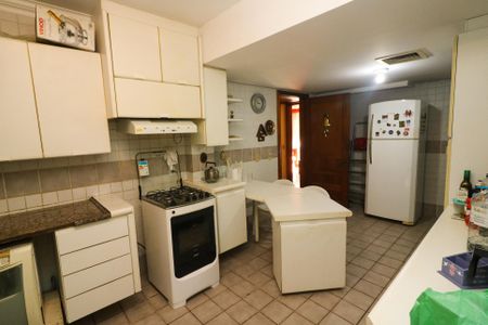 Apartamento à venda com 340m², 3 quartos e 2 vagasCozinha