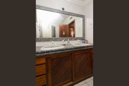 Apartamento à venda com 340m², 3 quartos e 2 vagasBanheiro Social